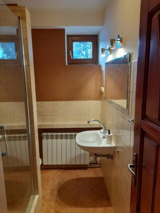Bronowice- Parter Domu Lägenhet Kraków Exteriör bild